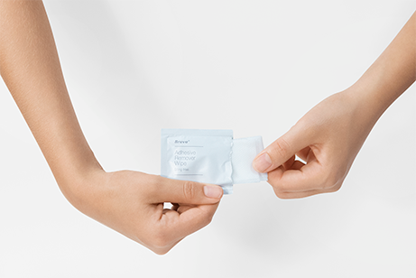 How to use Brava®Adhesive Remover Wipe